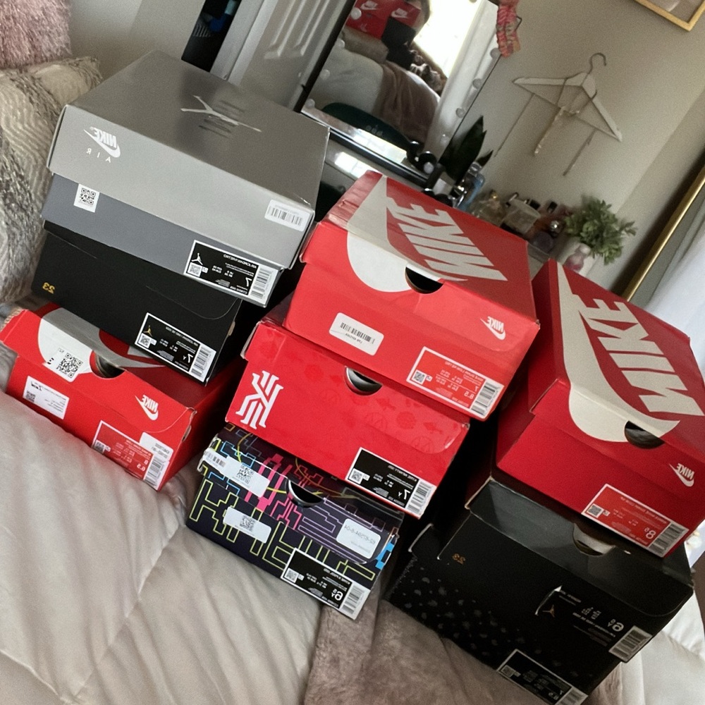 SHOE DUMP